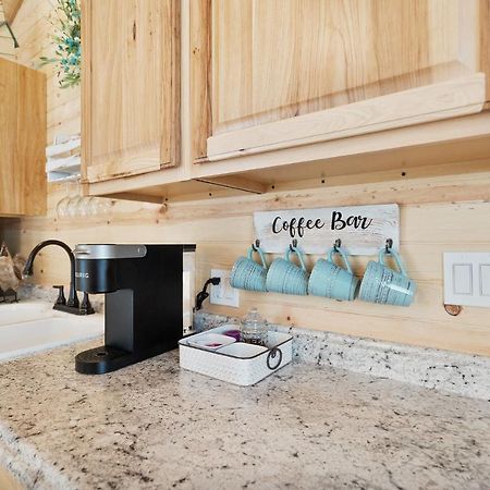 Charming Casita Right On Main St! Hotell Fredericksburg Exteriör bild