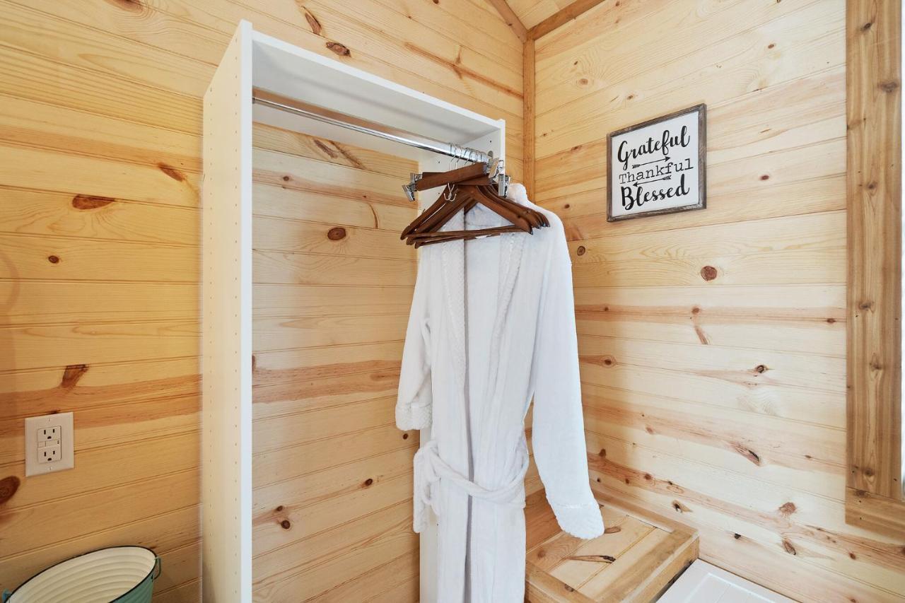 Charming Casita Right On Main St! Hotell Fredericksburg Exteriör bild